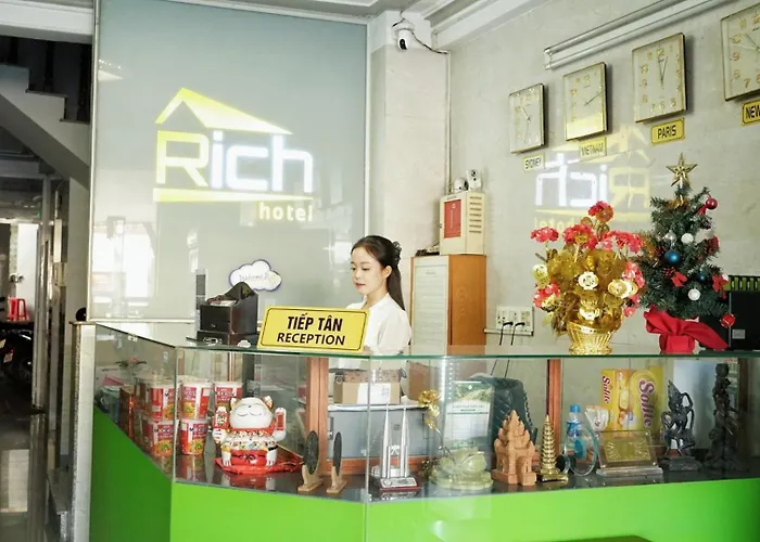 Rich Hotel